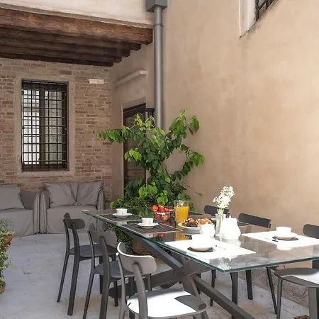 Apartamento Sartor With Canal View And Private Court