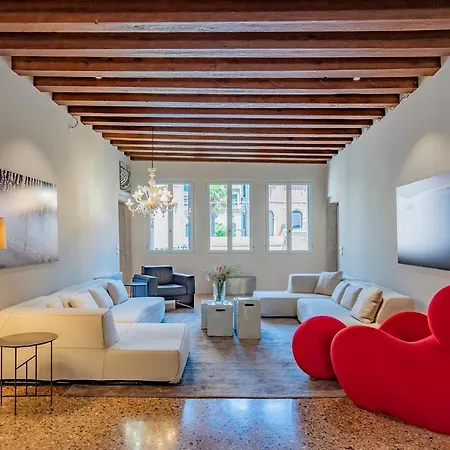Apartamento Sartor With Canal View And Private Court Venecia