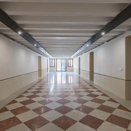 Sartor With Canal View And Private Court Apartamento