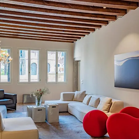 Apartment Sartor With Canal View And Private Court